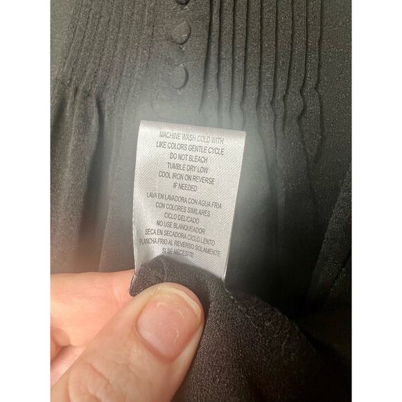 StoryBuk Black Pleated Button Up Sleeveless Tank Top Size Small - Picture 7 of 8